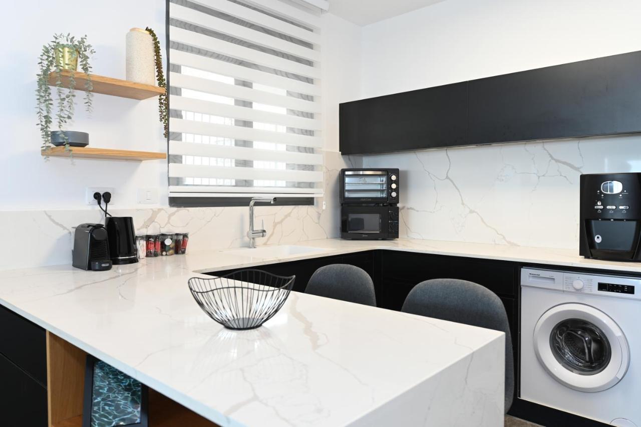 Yalarent C Kinneret Hotel Apartments Migdal Eksteriør billede